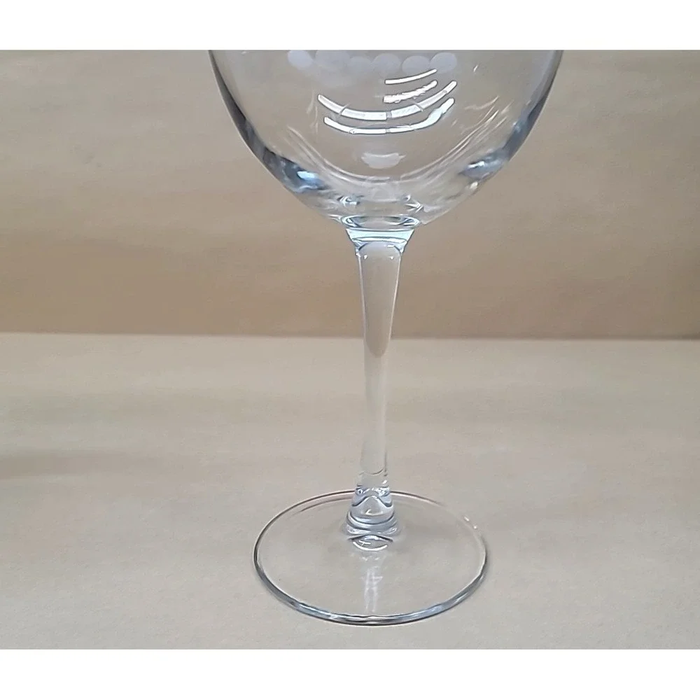 Set of 2 Clear Crystal Stemware Etched Dot Christmas Tree Design Wine Glasses